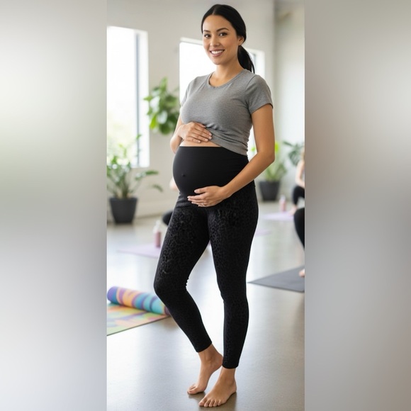 Old Navy Black Patterned Leggings - Picture 1 of 7